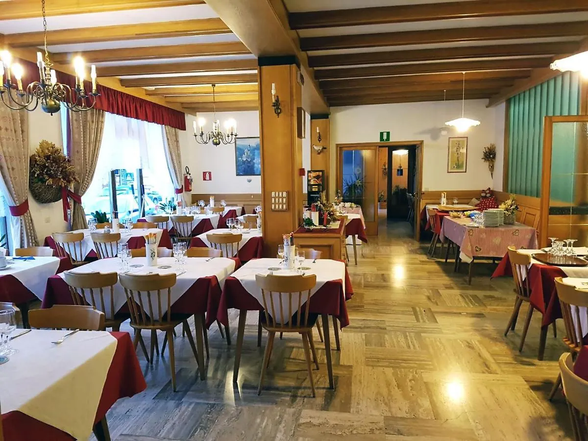 Albergo Posta Colle Santa Lucia Hotel