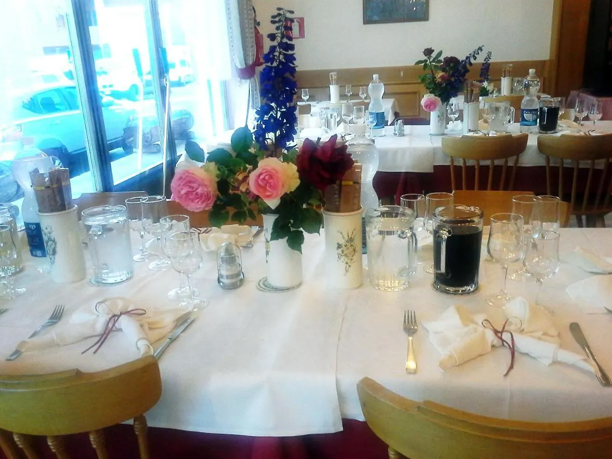 Albergo Posta Colle Santa Lucia 2*,  Olaszország